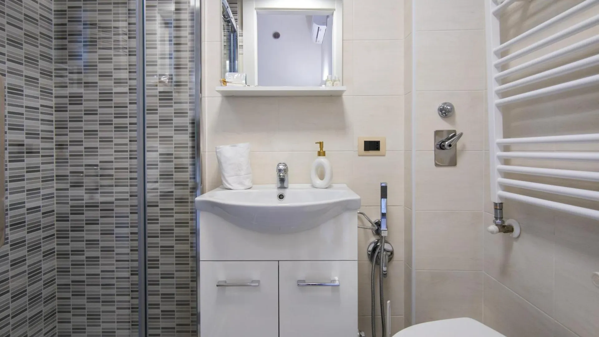Apartment {Cesco'S Home} Milano Certosa - 10 Min. Fiera - Sacco Italy